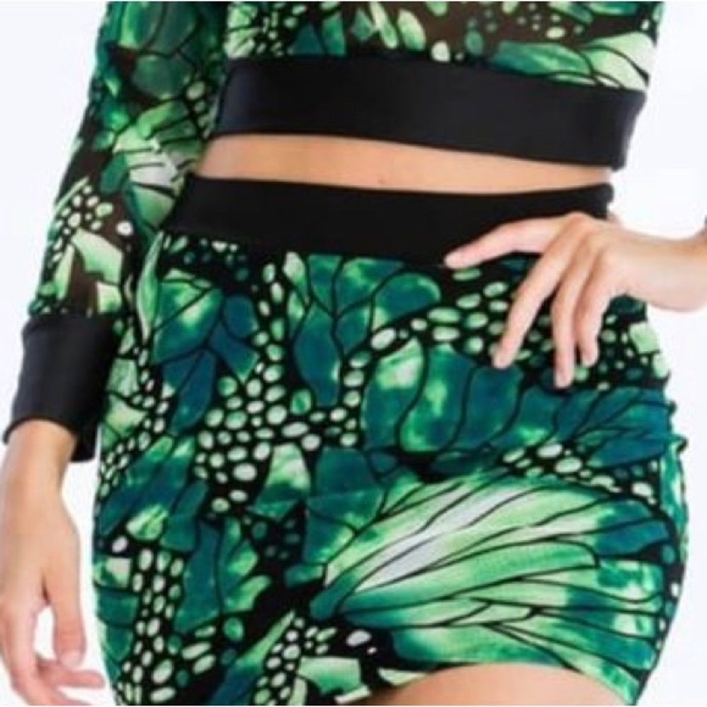 Mini skirt monarch butterfly green print stretchy one by one brand